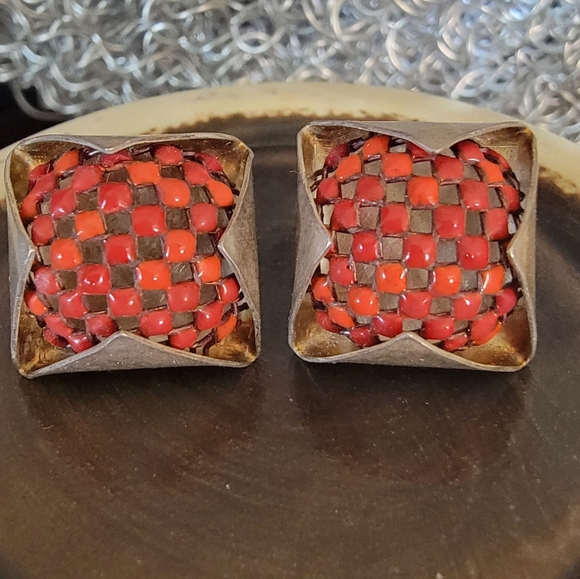 Coral Chequered Pattern Stud Earrings - Picture 5 of 5